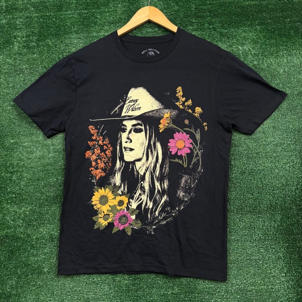 Lainey Wilson Whirlwind Tour Flowers T-Shirt Size Medium
